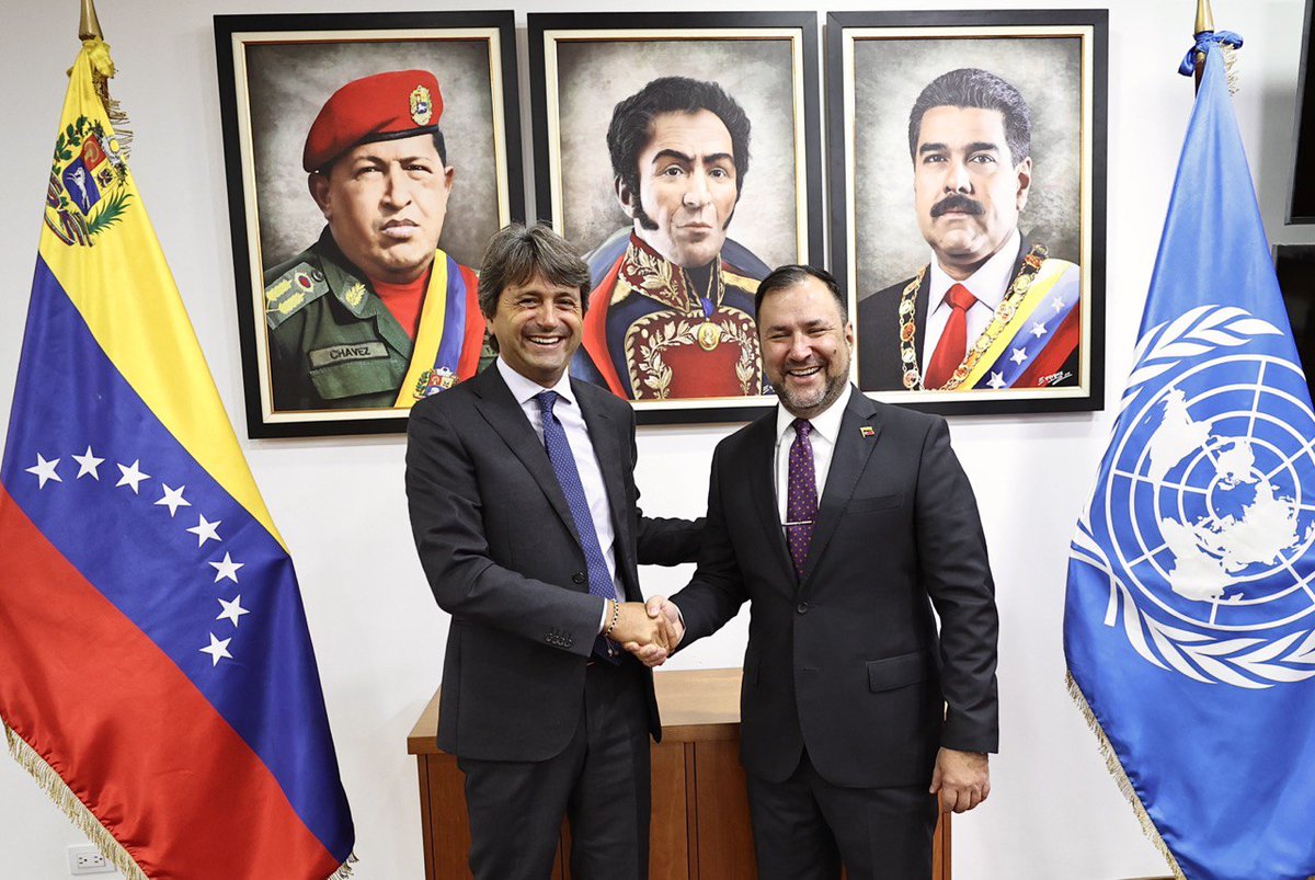 Venezuela continúa comprometida con reforzar lazos de cooperación con la ONU para la realización de proyectos que tengan un impacto positivo en nuestras comunidades. Agradecemos al Coordinador Residente en el país <a href="/Rampolla_UN/">Gianluca Rampolla 🇺🇳</a>, con quien mantenemos un diálogo permanente.