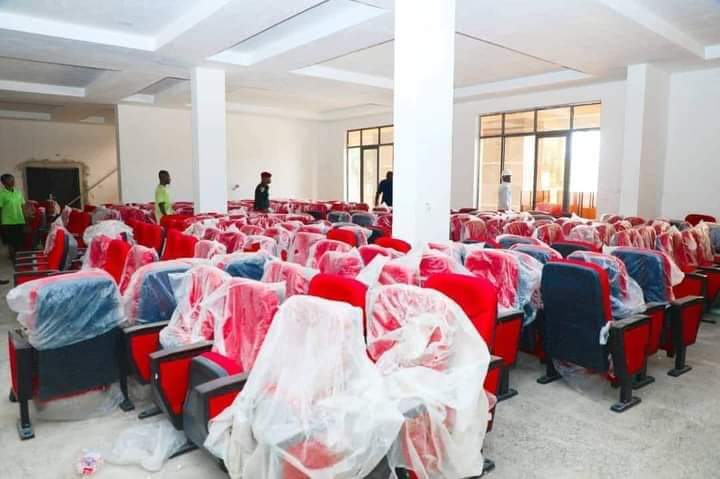 possible1001's tweet photo. As #100daysOfSim approaches H.E @SimFubaraKSC visits the University of Port Harcourt Convocation Arena nearing completion.
#Phtwittercommunity #Wike
#MoreWorkLessTalk https://t.co/gw9xvnrvV1