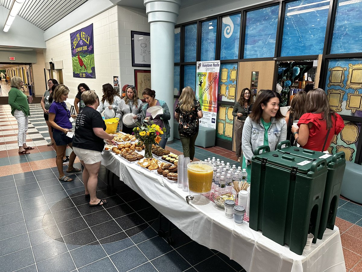 RobinCottone's tweet photo. What a great way to kickoff the new school year! THANK YOU to @deltakellyelem1’s thoughtful PTA for providing a delicious breakfast on our first official day back! Your support and generosity are greatly appreciated! 💜❤️💚 #DKind https://t.co/GdhMAwZVB8
