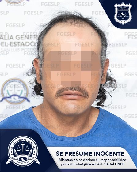 La <a href="/FiscaliaSLP/">Fiscalía San Luis Potosí</a> capturó a un sujeto que habría sido captado en varias ocasiones agrediendo a mujeres en diferentes colonias de San Luis Potosí, a bordo de una motocicleta. Fue detenido en camino viejo a Cerro de San Pedro. #LasNoticias #SLP