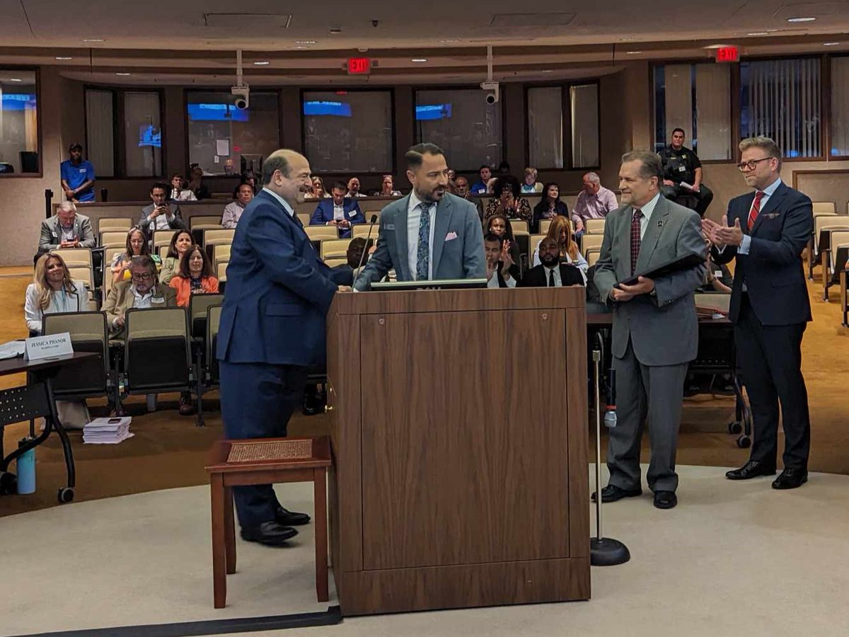 MODSFTL's tweet photo. We are proud to receive a Proclamation from @BrowardCounty, celebrating our commitment to connecting people to #InspiringScience. This honor also acknowledges our National Medal from @us_imls and the opening of the Discovery Spot.

August 22 is now MODS Day in Broward County! https://t.co/Ygo5DH2Vy6