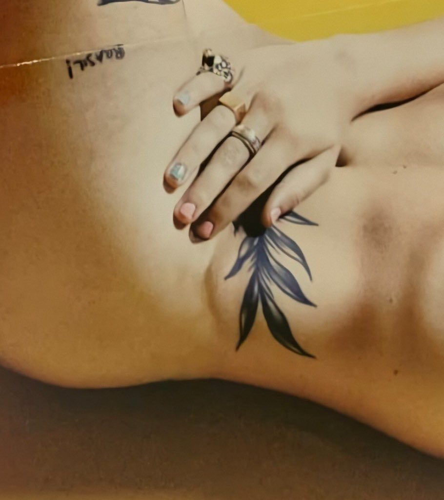 HSFEATURES's tweet image. Fine Line by Harry Styles. The poster.