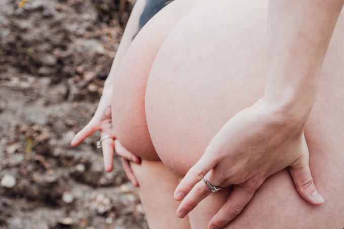 Want to see me fuck? You can do so for just 3,75$ https://t.co/DWFHhlzVGD https://t.co/6DvgAZv669