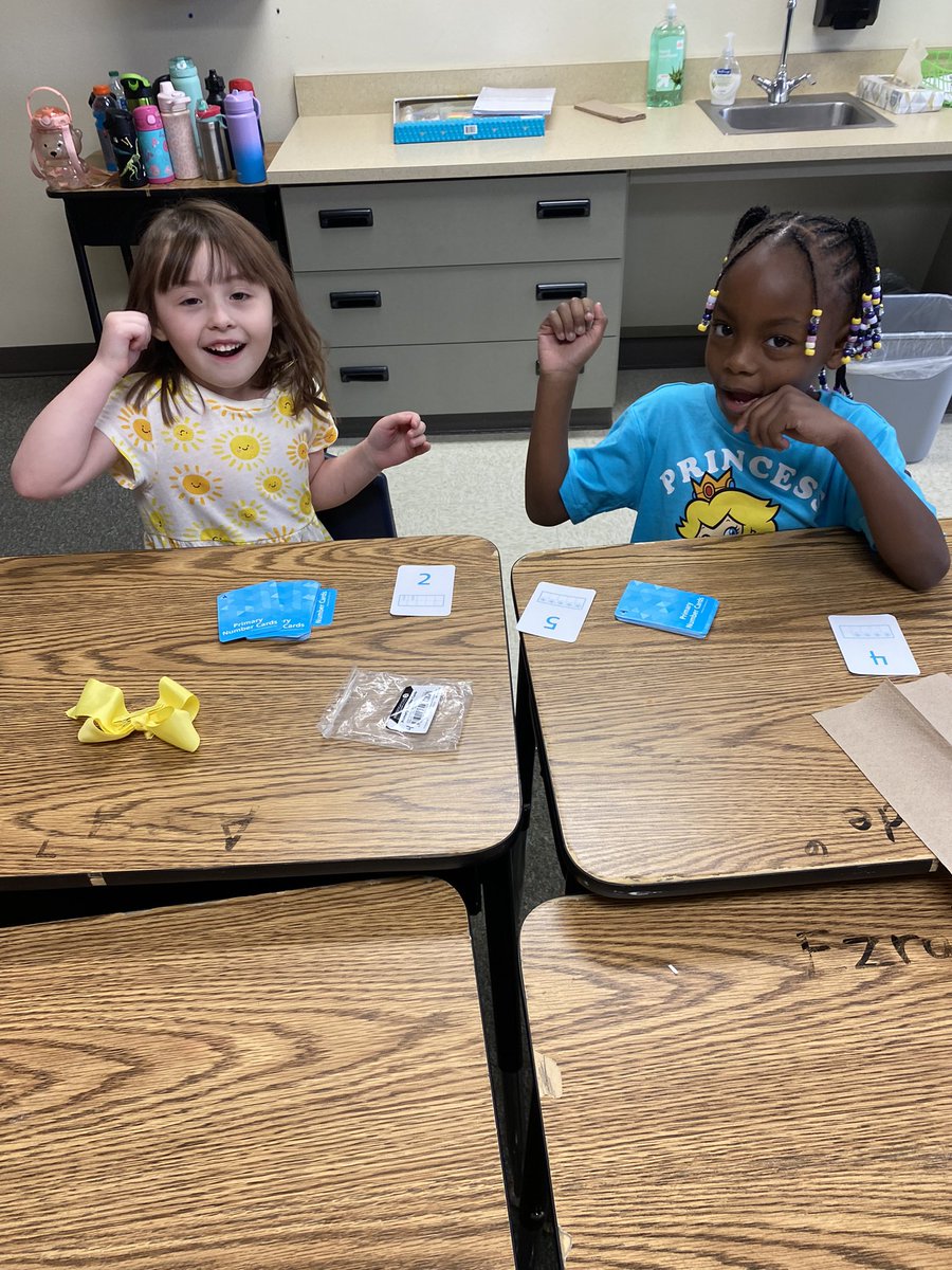 MrsRattarree's tweet photo. We’ve jumped right into math by exploring number bonds and playing Top It! Great mathematicians work together &amp; use “math talk”! @KISDMathSquad https://t.co/6gKKaGsffl