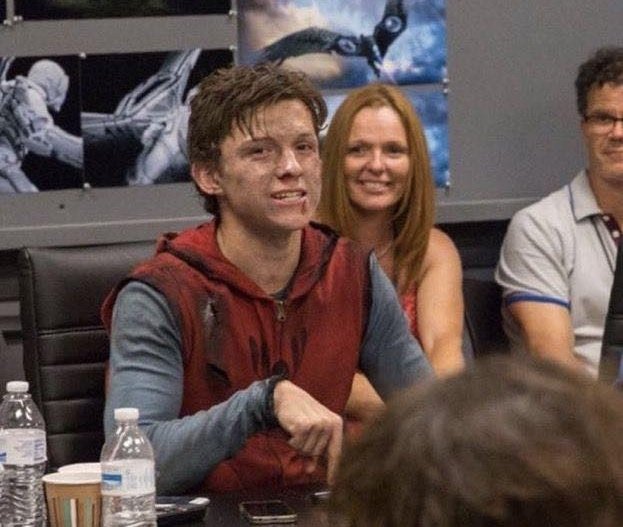 Cuando por fin se sienta el que asó  la parrillada para todos.