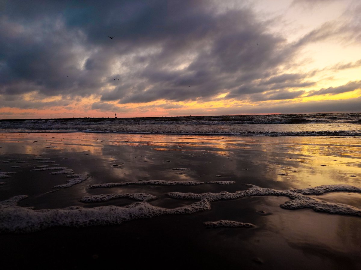 derdino's tweet photo. Last light #Norderney #ShotonXperia ISO 80 1/80 f 1.9 #Xperia1V #ExmorT #Sony https://t.co/L41R7yODBC