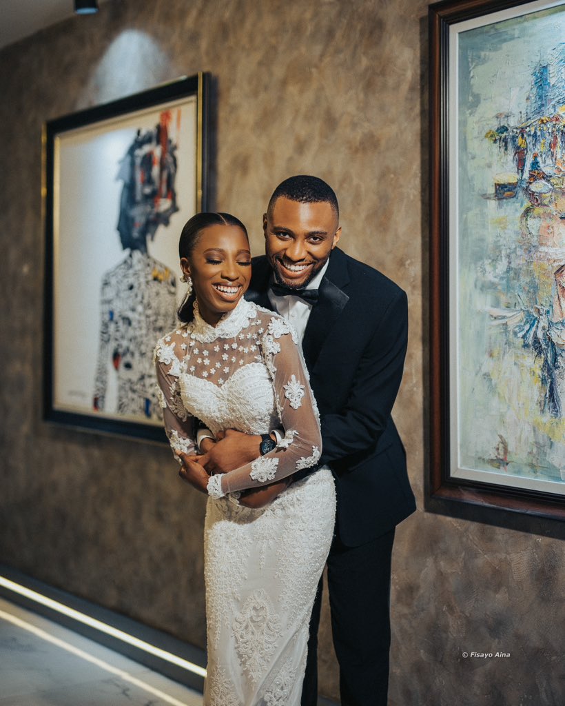 To love and to hold... forever and a day more❤️‍🔥✨💕

#bellanaijaweddings #whitewedding #lagosweddings #lagosbrides #nigerianweddings #wedding #explore #blackweddinguk #photo