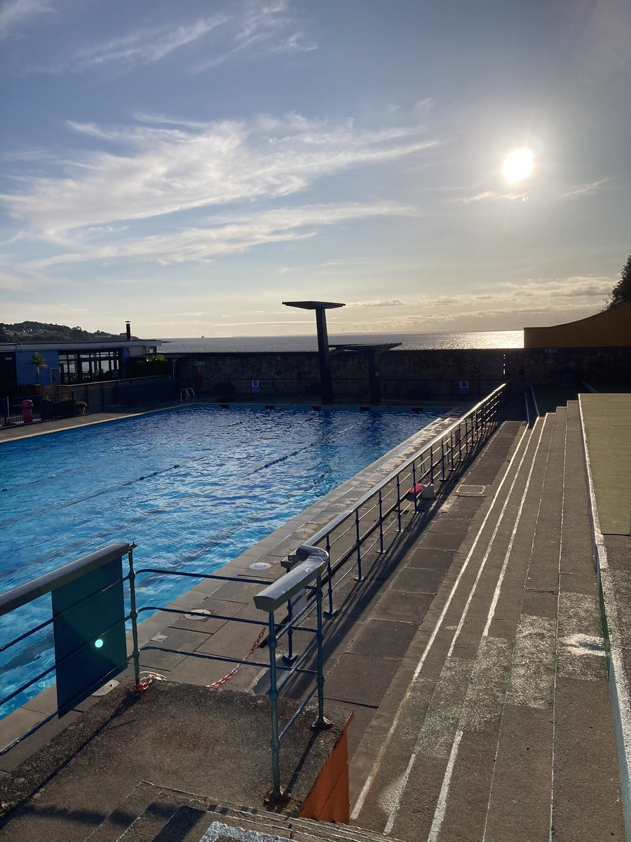 redravery's tweet photo. @PortisheadLido you scrubbed up well this evening ☀️😊 https://t.co/uL1OID4zAR