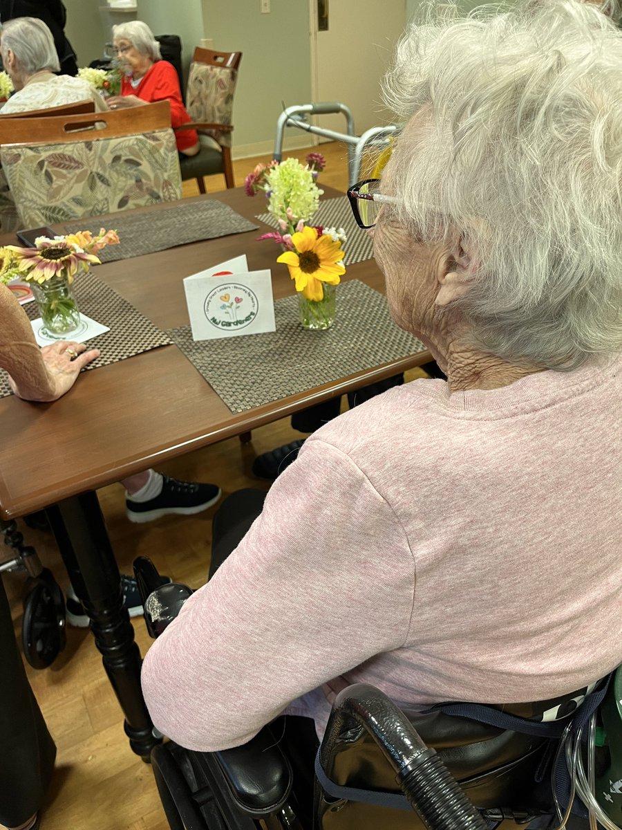 Our gardeners caravanned over to Fox Run to brighten their day by delivering flowers to the memory care residents. I don’t know who smiled bigger…the residents or our students! ❤️🌸🌻 <a href="/NoviWoods/">Novi Woods Elem.</a> <a href="/NCSD/">Novi Community School District</a>