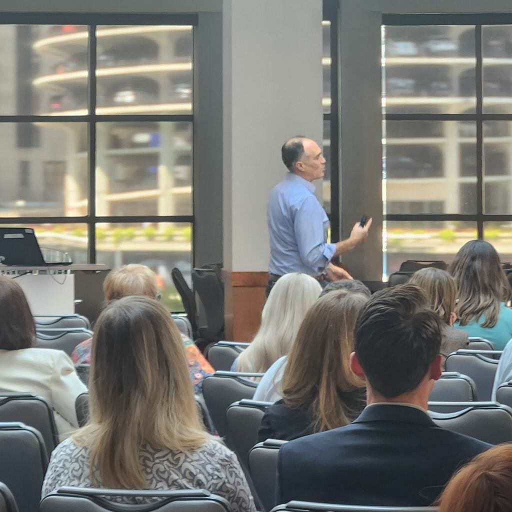 WorldatWork's tweet image. Professor of Data and Analytics, Northwestern University Kellogg School of Management, had a fantastic session at @WorldatWork #SalesComp23 about leveraging predictive analytics and AI for sales success!