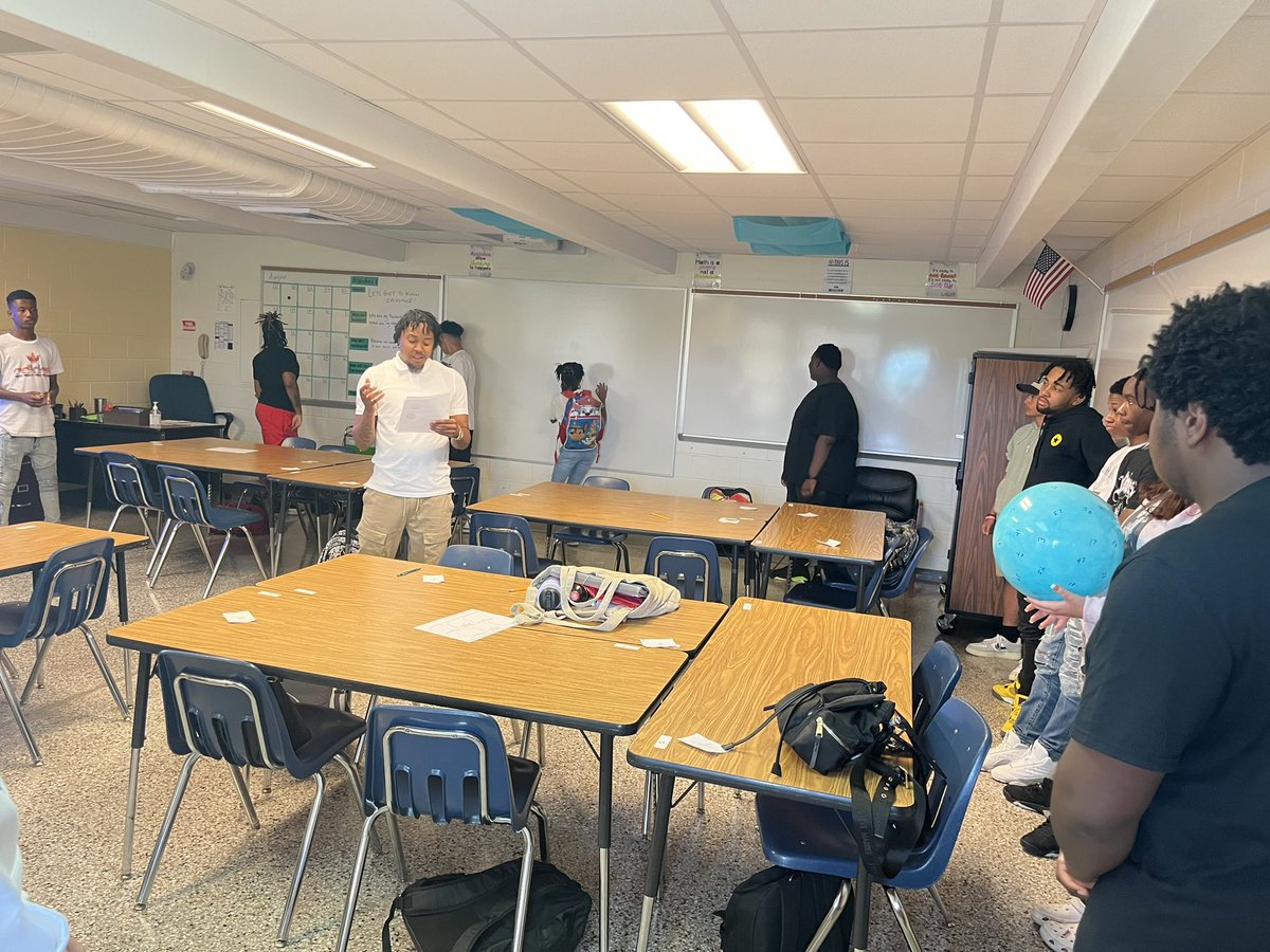 Mr.Lightfoot tweet media