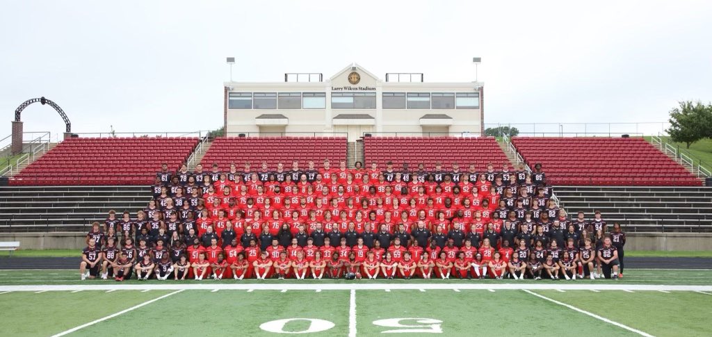 Former Norton Bluejay THE Jefferson Otter at Benedictine College Football.  Best of luck!! <a href="/RavenFootballBC/">Benedictine Football</a> ravenathletics.com/sports/fball/2…
