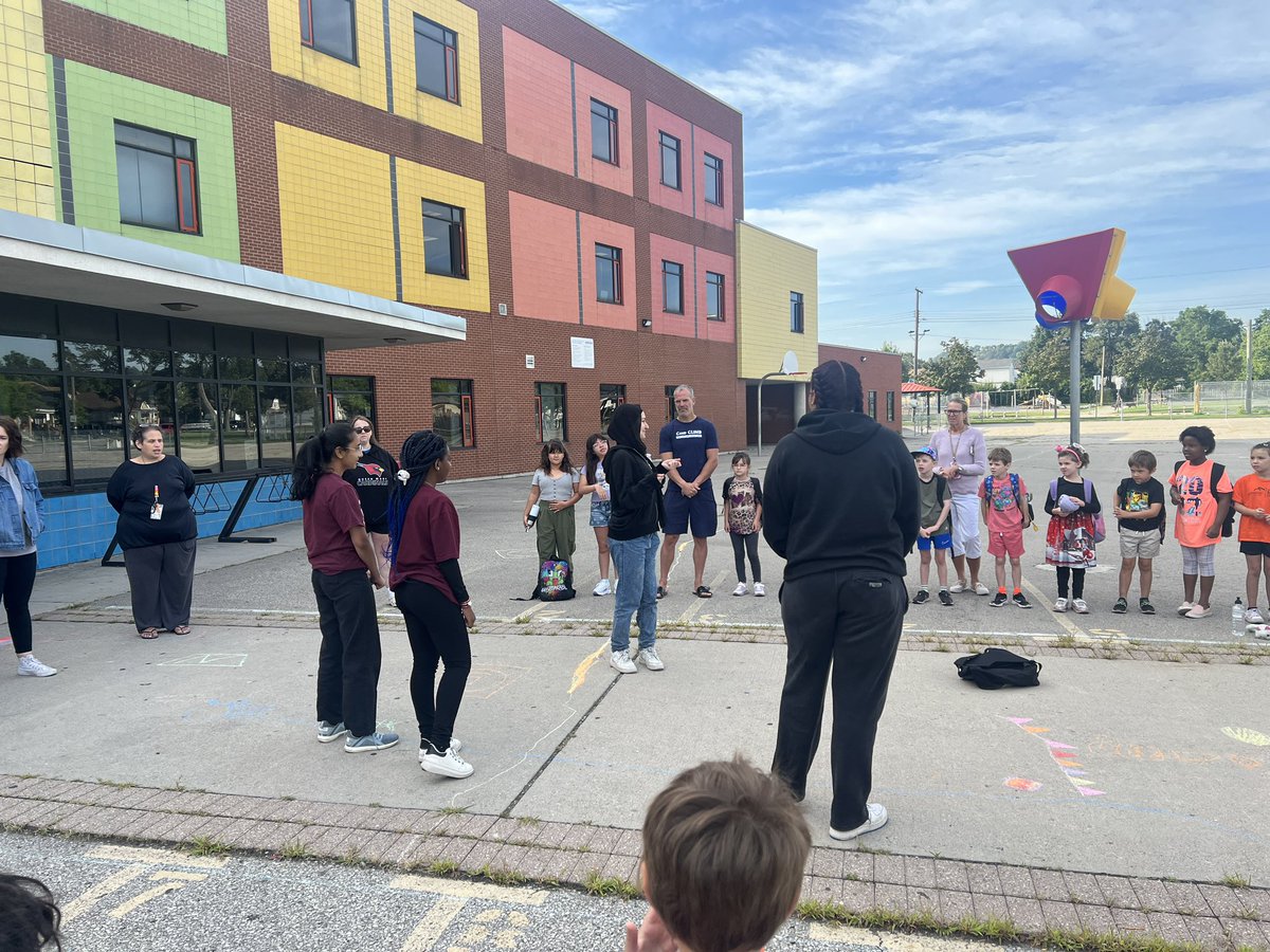 Rebecca Mothersole (@mrsrmothersole) on Twitter photo Thanks to our four Focus and Youth students for leading our camp song during morning circle today <a href="/HWDSBSummerCamp/">Hwdsb Summer Camps</a> Thanks to our four Focus and Youth students for leading our camp song during morning circle today <a href="/HWDSBSummerCamp/">Hwdsb Summer Camps</a>