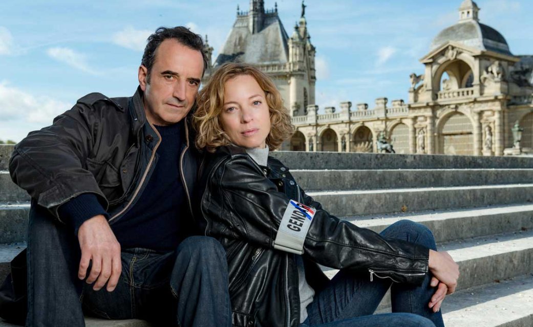 Mediasinfos's tweet photo. Le samedi 2 septembre prochain à 21H10, @France3tv diffusera son téléfilm inédit #MeurtresAChantilly avec #BrunoTodeschini #ElodieFrenck ou encore #HippolyteGirardot. Retrouvez notre article ici: https://t.co/vF6AEALm9u https://t.co/UiXU90TX4G