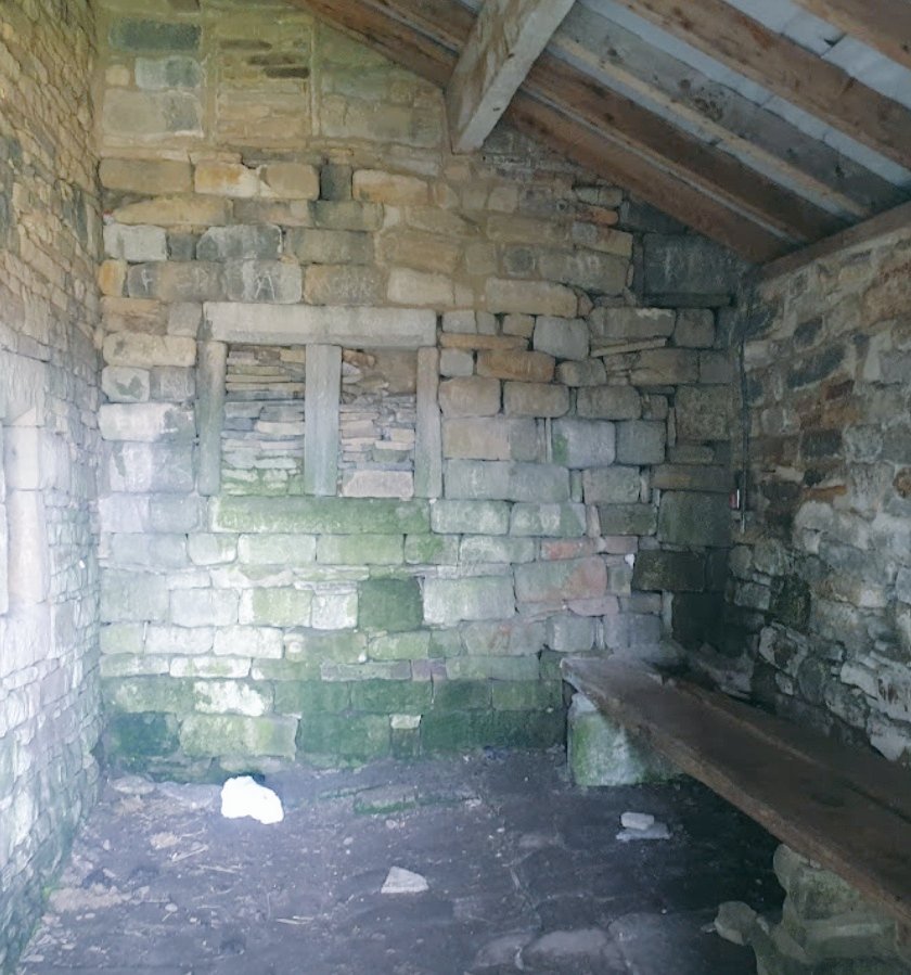 HeritageDetectv's tweet photo. Ruined #Vernacular Old gritstone farmhouse #TopWithins #WestYorkshire
Thought to be the inspiration for #WutheringHeights the novel by #EmilyBrontë #EllisBell
@BronteParsonage #pennineway
@YorksVernacular https://t.co/EiPFBvQa1R