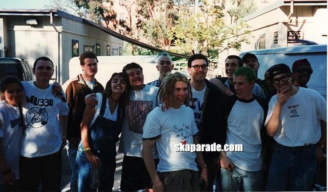skaparade1's tweet photo. TBT: MU330 &amp; Slapstick when they were live on #SkaParade (episode #K281 - Jan. 20, 1996)! #radtimes 📻🎶🕴💖☮️🏆 https://t.co/iN34c5I2Vd
