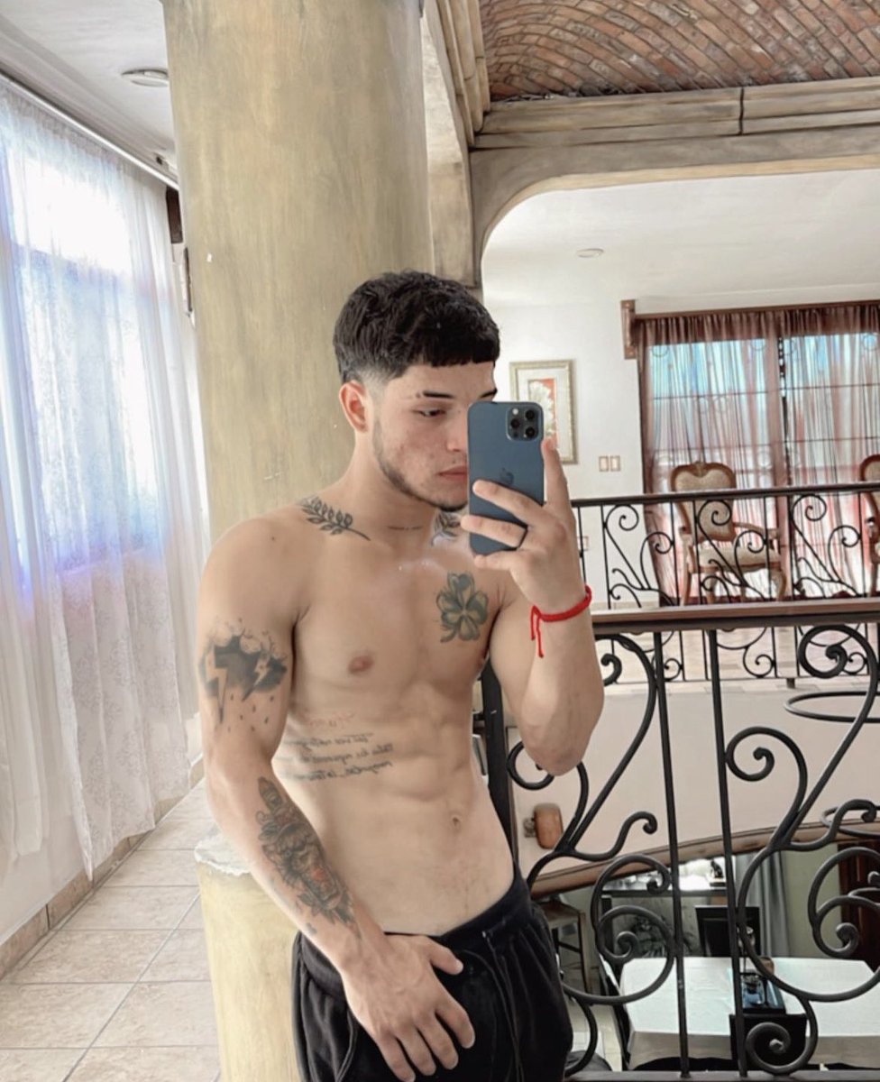 Itsm_edamian's tweet photo. De la cara 😛/ah pero de la verga 😈🔥
Unete a mi OF https://t.co/W98bgtSbiZ https://t.co/euoyNCY31X