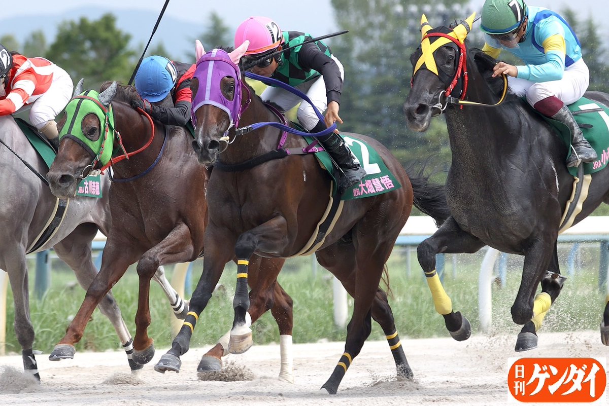 gendai_keiba's tweet image. きのうは金沢競馬場で２０２３ヤングジョッキーズシリーズ・トライアルラウンド金沢が行われました。
第１戦は愛知・大畑慧悟騎手（レモン）が制し、第２戦は高知・濱尚美騎手が１２番人気マノンルージュを勝利に導き、この笑顔。
#ＹＪＳ #大畑慧悟 #濱尚美