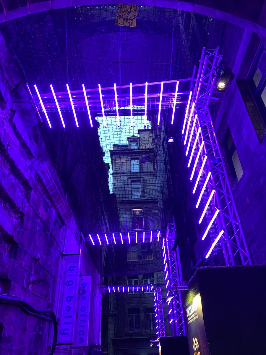 Fringing with <a href="/RachelHosker1/">Rachel Hosker</a> tonight. Seeing shows in bits of old town #Edinburgh we never knew existed. Aye it’s a Braw city!