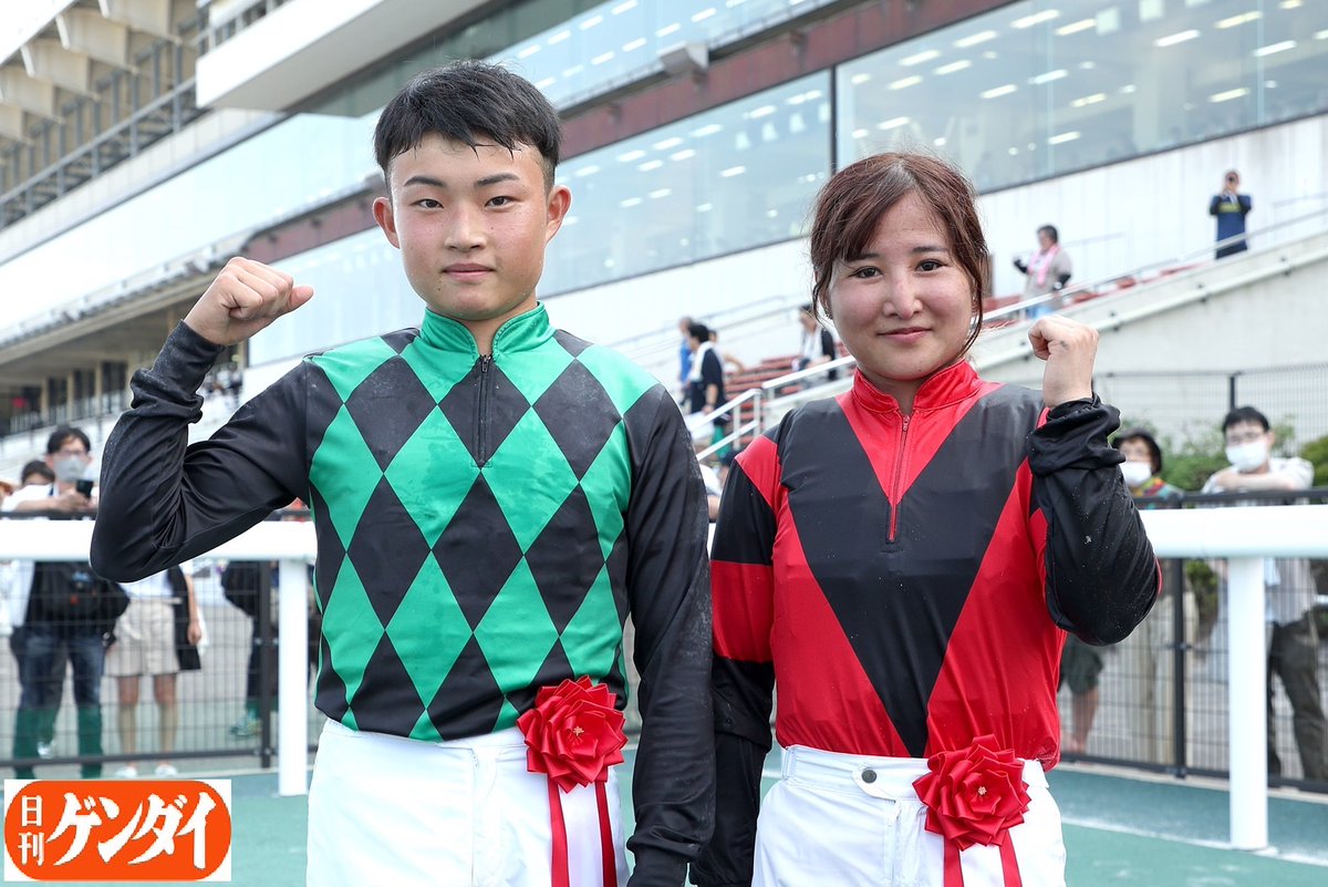 gendai_keiba's tweet image. きのうは金沢競馬場で２０２３ヤングジョッキーズシリーズ・トライアルラウンド金沢が行われました。
第１戦は愛知・大畑慧悟騎手（レモン）が制し、第２戦は高知・濱尚美騎手が１２番人気マノンルージュを勝利に導き、この笑顔。
#ＹＪＳ #大畑慧悟 #濱尚美