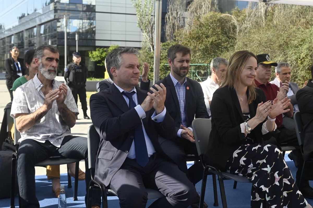 ¡Te felicito, <a href="/claramuzzio/">Clara Muzzio</a>! Sé la pasión que le ponés a cada desafío y no tengo dudas de que junto a <a href="/jorgemacri/">Jorge Macri</a> van a seguir transformando la Ciudad. Cuentan con el apoyo de un gran equipo que va a trabajar sin descanso para mejorar la vida de los porteños.