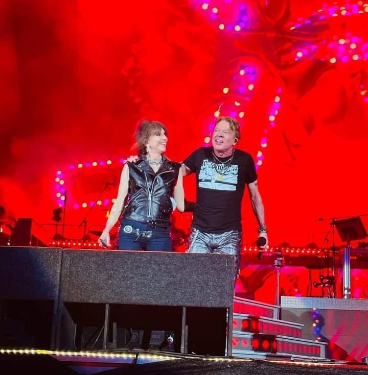 Chrissie Hynde e Axl Rose em Boston 💘
#gunsnroses #thepretenders 
(Foto: @kate_carmo_