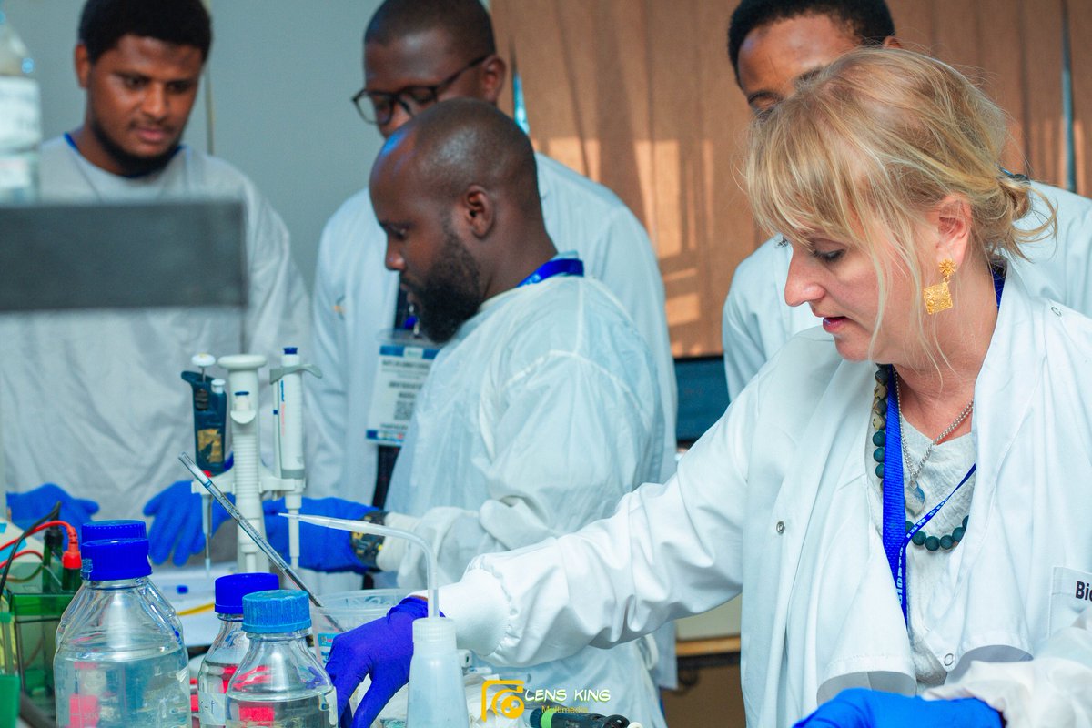 An insight in to the naked science with Dr Dr. Karen Marshall, university of Sussex, UK. Thanks to our mentor <a href="/mahmoudbukar/">Mahmoud Bukar Maina PhD FRSA</a> ,<a href="/BioRTCNig/">BioRTC</a> ,<a href="/SussexUni/">University of Sussex</a> ,<a href="/ChanZuckerberg/">Chan Zuckerberg Initiative</a> and ,<a href="/TReNDinAfrica/">TReND in Africa</a>
