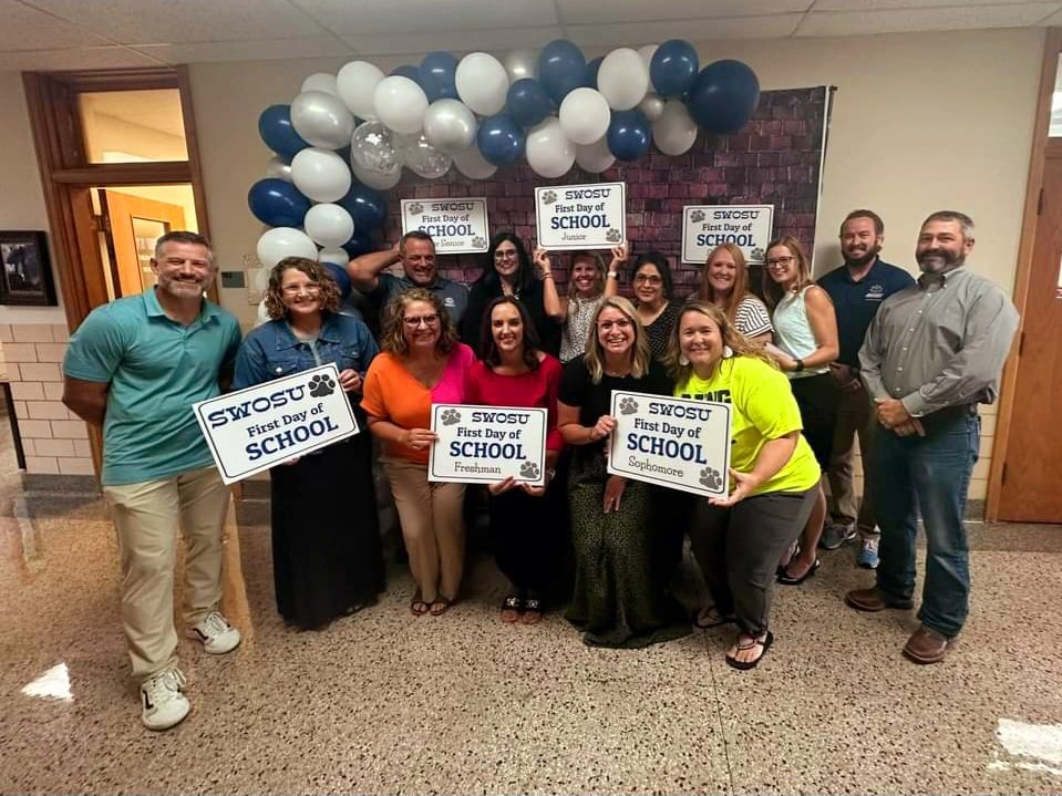 SWOSU_DOE's tweet image. Welcome back, Dawgs!! It was great to see everyone on campus today! #SWOSU #GoDawgs