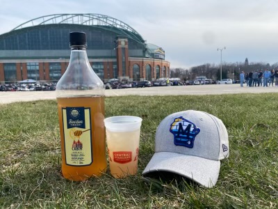 StandardDistill's tweet photo. Don't forget to pack a bottle of Pour Ready in your cooler for the tailgate today! It's the perfect addition for those awesome Brewer's game tailgates with friends. Simply pour over ice and enjoy the game!
#centralstandard #distillery #pourready #CraftedToGather #brewers #twins https://t.co/NJfB7i5dGu