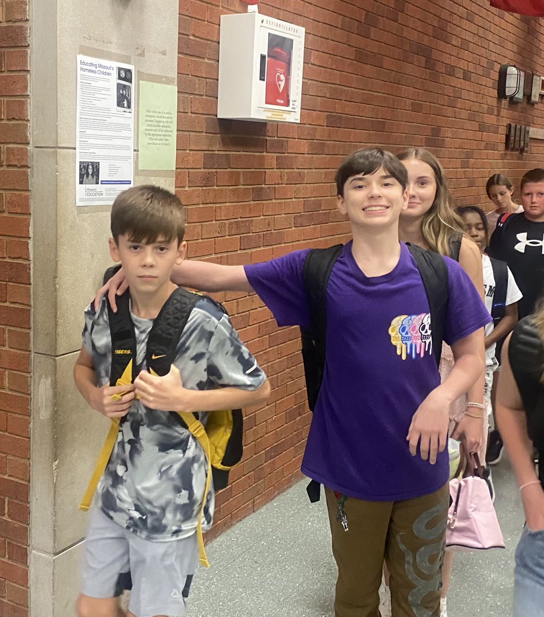 mserinthompson's tweet photo. Those first day of school vibes! #smsbelieves https://t.co/YVea0fmI45