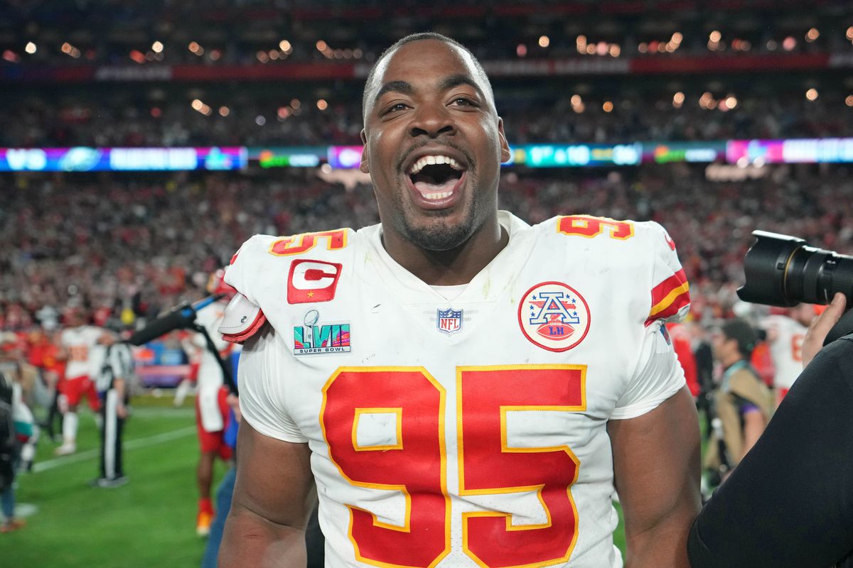 NFL_DovKleiman's tweet photo. Update: #Chiefs DT Chris Jones apparently claims he'll sit out until Week 8 of the 2023 season.

(📷 @StoneColdJones) https://t.co/iohmb7XFK5