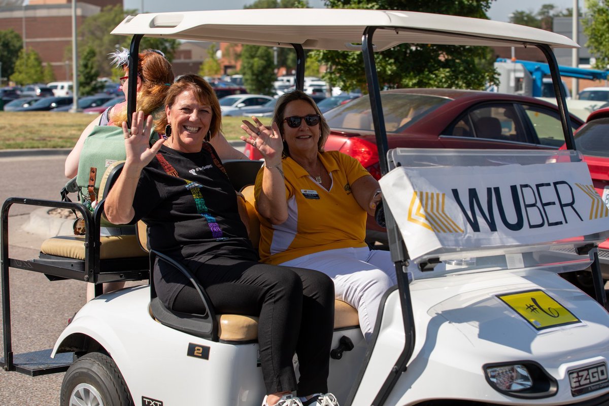 WSU_Provost's tweet photo. ☀️🚕 Started my day off right by chauffeuring students to class with @DrTeriHall in our #Wuber! https://t.co/QPxYEn1hkp