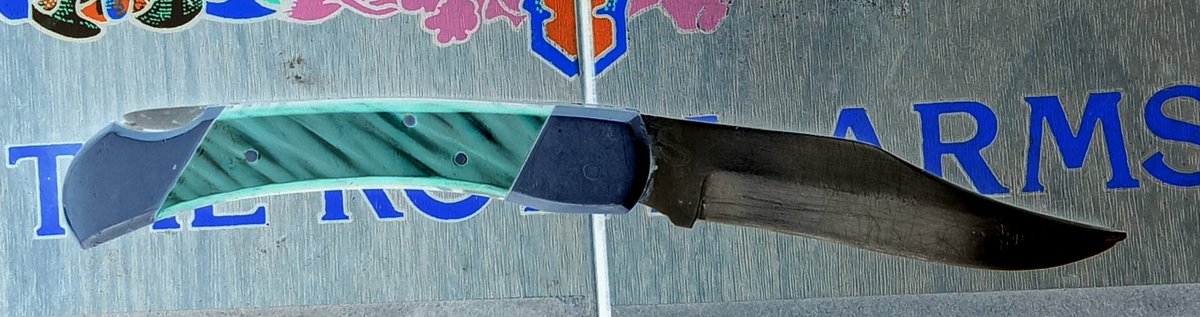 HQAIMFREEPRESS's tweet image. #knivesandthings #batmasterson #buckknife #regulators #skinout #negative