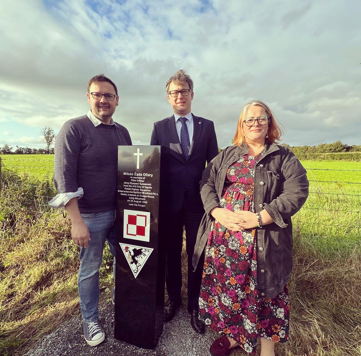 1leekane's tweet photo. Beautiful and poignant evening with the Consul General of #Poland in NI, Mariusz Stus, and Maciek Bator, @WWIIPolesNI, at the unveiling of a memorial to Polish Air Force Pilot Officer Jerzy Ryszard Tuczemski on the 80th anniversary of his fatal crash outside #Rasharkin.

#FYFO https://t.co/dLlZrQ4rV2