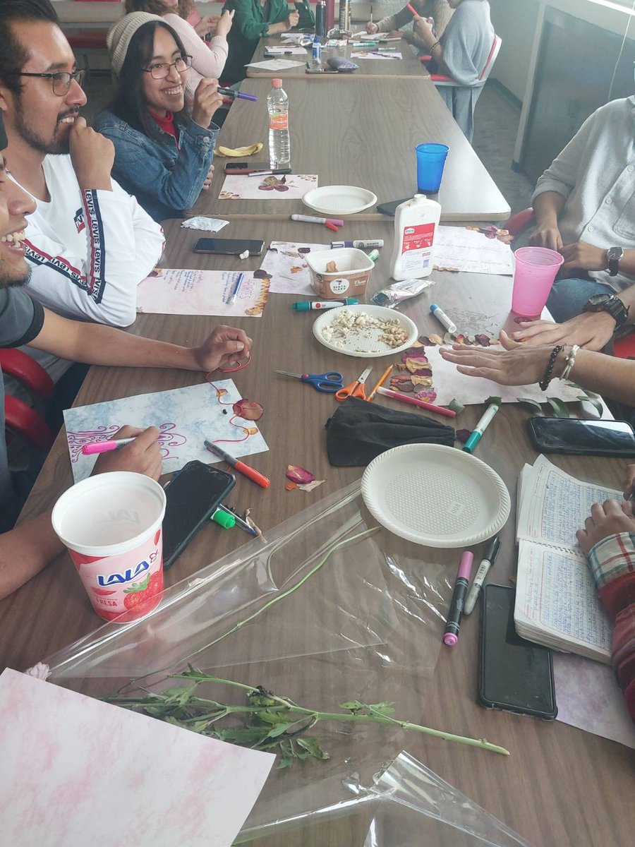 CentroVitoriaMX's tweet photo. 🌿El pasado sábado durante la Sesión XVIII  de la Escuela para #JuventudesDefensoras
"Miguel Concha", reflexionamos en conjunto sobre los saberes adquiridos en nuestro andar durante el proceso de La Escuelita, así como el impacto que estos han tenido en nuestros procesos.
🧵[1] https://t.co/EXkbqFweF3
