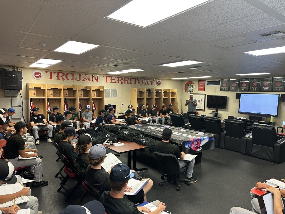 AntGranato's tweet photo. @SkyTrojanBB Academic meeting today. Players know what it takes academically to be eligible to play and transfer. We move players on and make sure they are prepared in all areas, not just on the field. #trojans4life #skylinecollegebaseball #jucobaseball #cccbca #prep4success https://t.co/BE22ICMODT