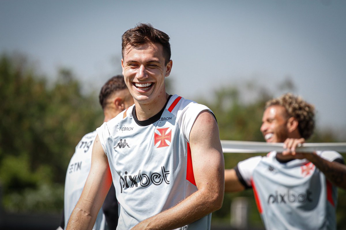 VascodaGama's tweet photo. 6️⃣😆 

📸 Matheus Lima | #VascoDaGama https://t.co/uBd97nBSno