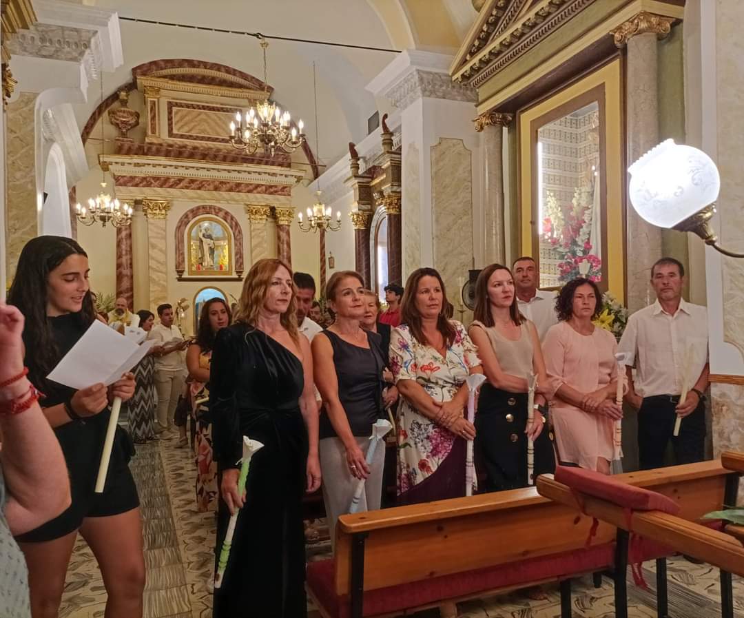 RubenPicoES's tweet photo. Junt a l'alcaldessa de L'Abdet acompanyem als festers de L'Abdet en la solemne processó en honor a la seua patrona, la Marea de Déu dels Dolors.

#LAbdet #LAbdetEnFestes https://t.co/psXiaH8T6A