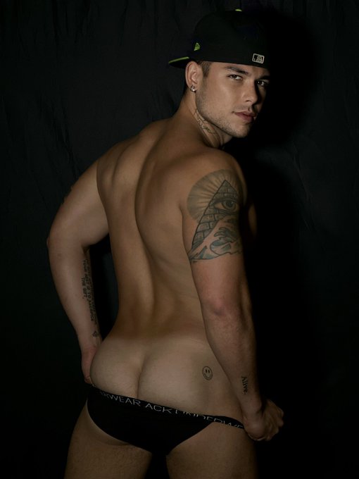 Want my HOT, SWEATY gear? Now Selling underwear + more! 💦 🩲 https://t.co/SwNw4Ut2pW<a href="/tag/thirstythursdays"class="tags"><span>#thirstythursdays</span></a>