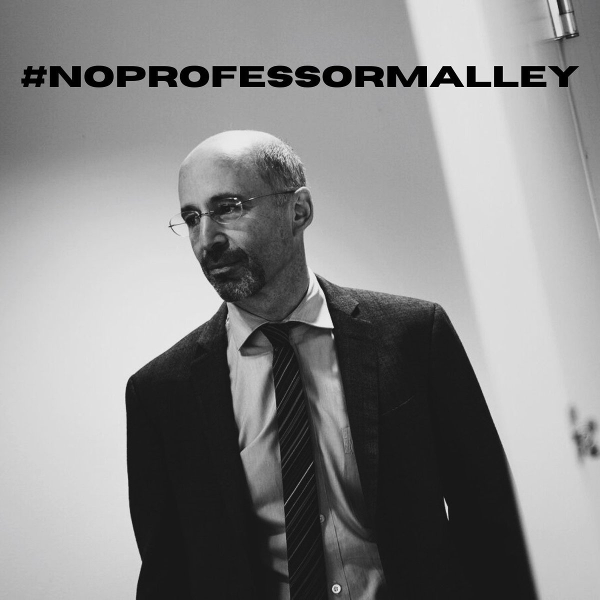@sarahraviani @Princeton @Yale @StateDept @AmaneyJamal @EisgruberMemes @GovMurphy @CobertFormerOPM @GerkenHeather @pawprinceton @princetonian @YaleAlumni @yalealumnimag .@Princeton and @Yale hired Robert Malley while he's under FBI investigation for alleged mishandling of classified information. Given the situation, it's inappropriate for him to teach classes related to his @StateDept role. His job offer should be rescinded.

#NoProfessorMalley