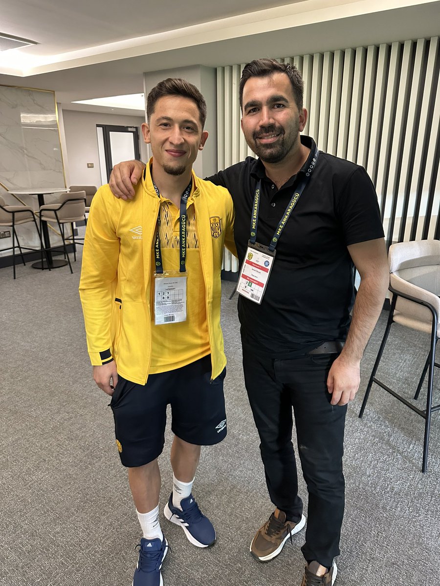 ismaildeveli7's tweet photo. 💛💙 https://t.co/eYOAzJRO0f