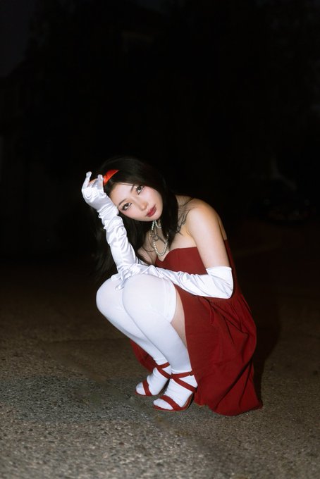 1 pic. Perfect blue inspired shoot ♥️ https://t.co/kCXEGkj05v