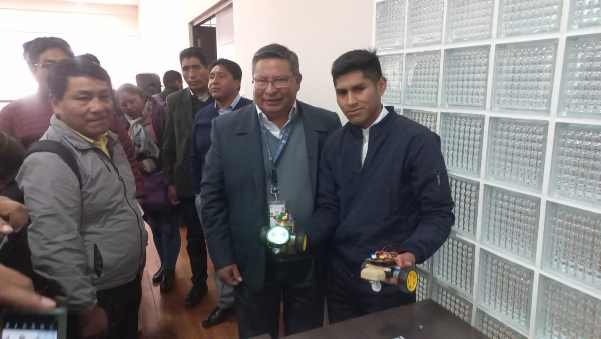 DdeLpz's tweet photo. DDE_LPZ PARTICIPÓ DEL LANZAMIENTO DEL IX ENCUENTRO PLURINACIONAL EDUCA INNOVA 2023
La Dirección Departamental de Educación La Paz, participo hoy del acto del lanzamiento del “IX Encuentro de Maestras y Maestros Educa Innova 2023”, https://t.co/LDa9Q69Cxq
