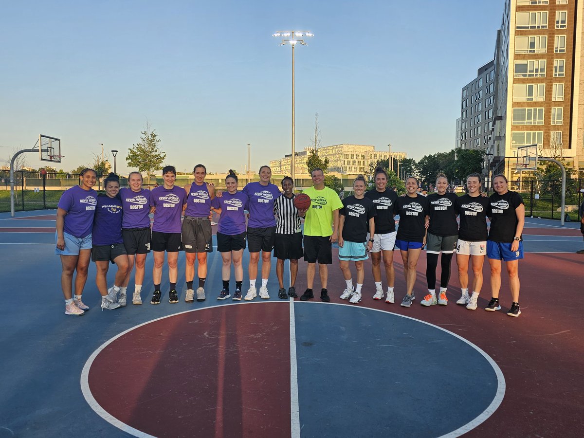 🏆🏆Championship night in the #HonanLeague!🏆🏆

Shimmy Changas vs. Unicorns Forever for the title!