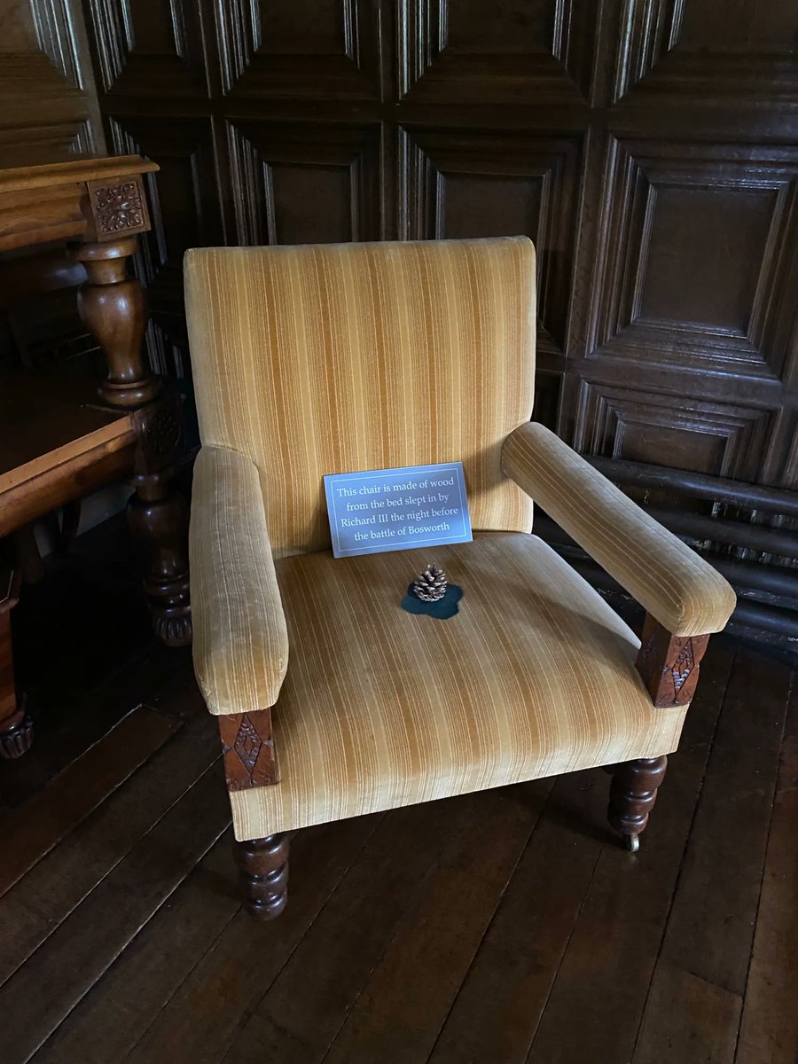 Today in 1485 the last significant battle of the Wars of the Roses was fought at Bosworth. Richard III lost to Henry Tudor, a nephew of the ill-fated Henry VI.
I recently came across this incredibly exciting, visceral and not at all tenuous link to the battle.