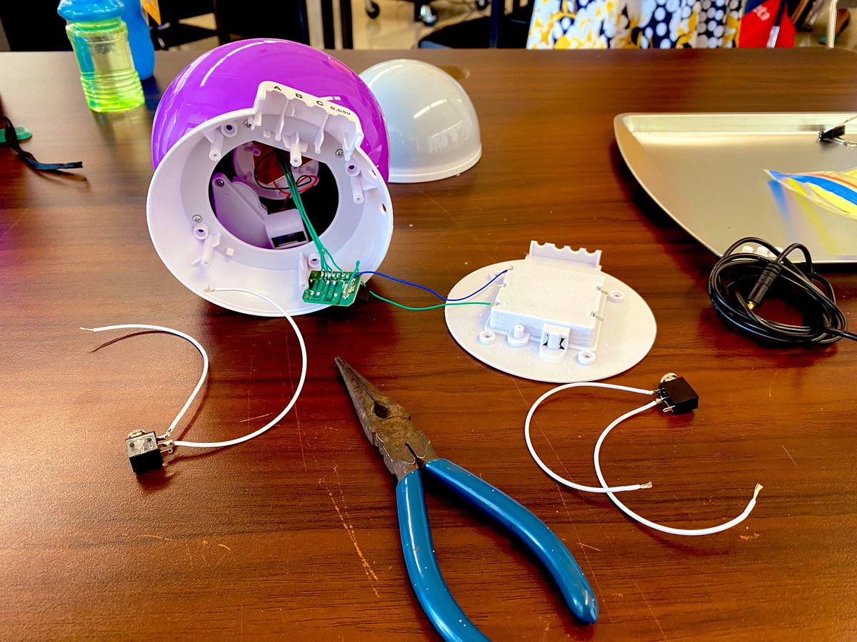 This is what a #learning #community is all about! The most #fun and #practical #ProfessionalDevelopment at #AdaptIt! #Grateful for the opportunity to learn how to better serve our students and #access #studentknowledge <a href="/Newtonjn13/">Jenn Newton</a> <a href="/MrsLaforet/">Amanda Laforet</a> <a href="/cmills_gecdsb/">Chris Mills</a> <a href="/MakerMakeChange/">Makers Making Change</a>