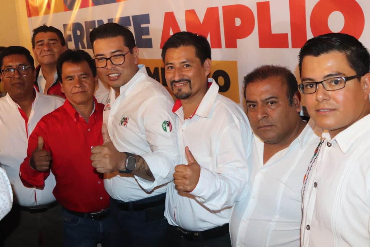 Como parte de las giras de trabajo para fortalecer el #FrenteAmplioPorMéxico en el estado, el Presidente del #PRI_Puebla, <a href="/NestorCamarillo/">Néstor Camarillo</a>, junto con las dirigencias del @PANPuebla2124 y <a href="/PRD_Pue/">Puebla</a>, acudió al municipio de #Tehuacán para promover la unidad entre los tres partidos.