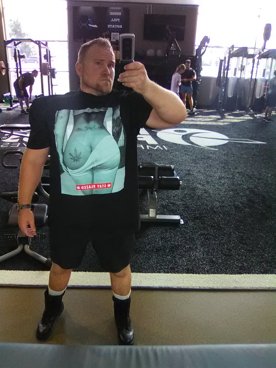 onedogclass's tweet photo. when u break out the t shirt with the #booty #bootymodel on it at the gym for the selfies .... #model #fashionmodel #instamodel #fashionstyle #hiphopstyle #swag #swagalert #travel #fitnessmodel #fitnessmotivation #bootiespoppin #bootieseason #levelup
IG https://t.co/OK0QAAy2o8 https://t.co/Vx8eQ1ZRLB