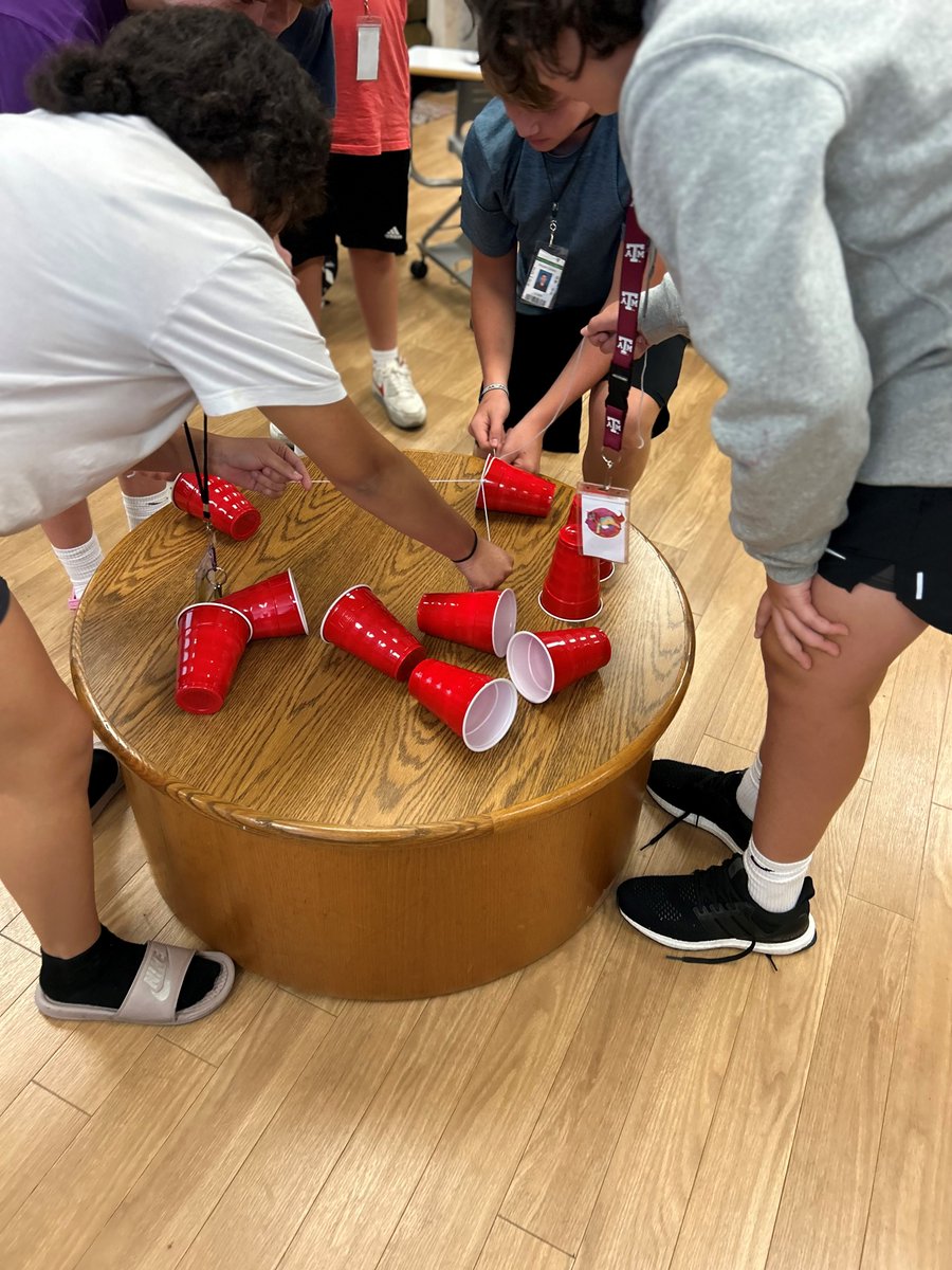 MrsFlynnsClass's tweet photo. @NorthJuniorHighSs participated in choice enrichment sessions during today's WIN Time (Advisory). Lots of excitement from Ts and Ss! This is already a game-changer! #RISDWeAreOne #RISDBelieves @djplaney @EloisaSMuzquiz #RTIScheduler https://t.co/Cy0NkgEfkx