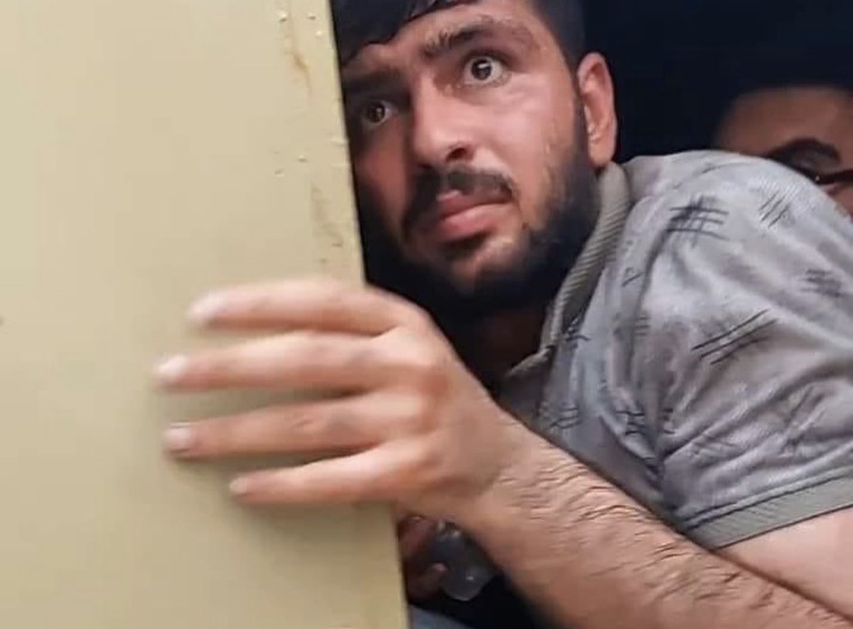 Αυτό το βλέμμα θα είναι η κληρονομιά της ντροπής μας